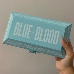 Jeffree star blue blood palette